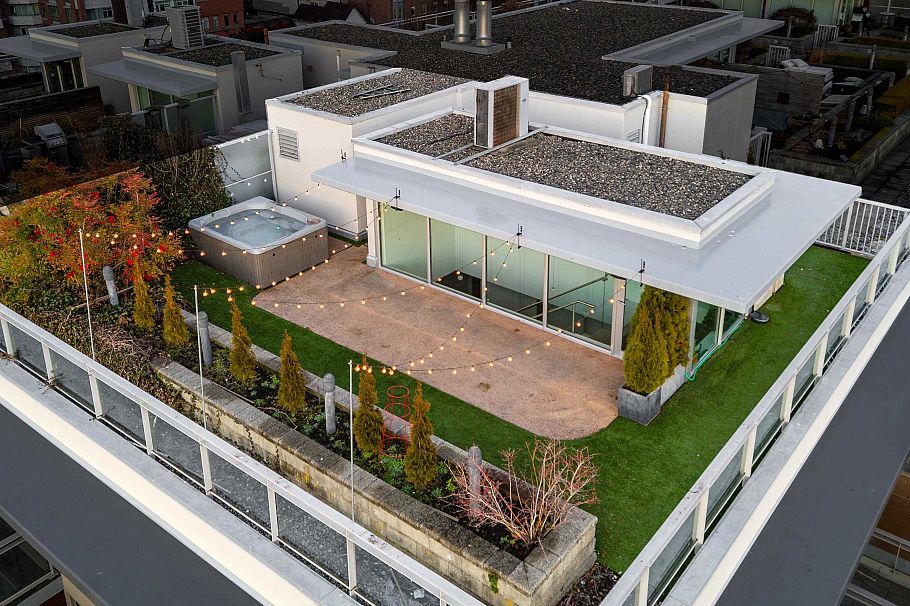 801 221 Union Street Vancouver, BC - 1