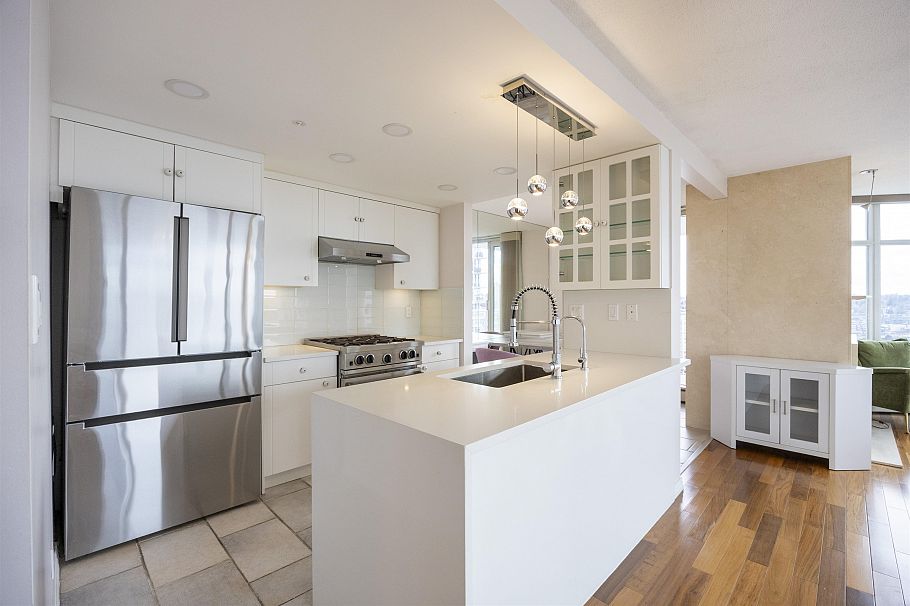 2907 198 Aquarius Mews Vancouver, BC - 14