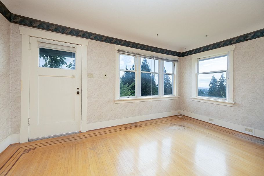 1195 Dempsey Road North Vancouver, BC - 9