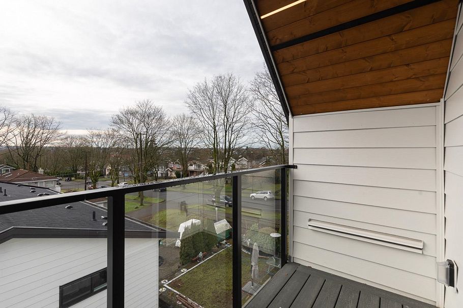 2 3508 E Pender Street Vancouver, BC - 25