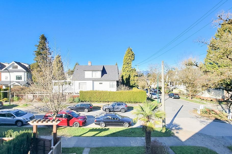 990 E 13th Avenue Vancouver, BC - 29