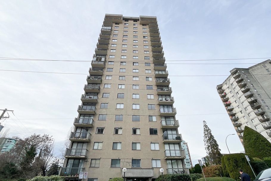 708 145 St. Georges Avenue North Vancouver, BC - 3