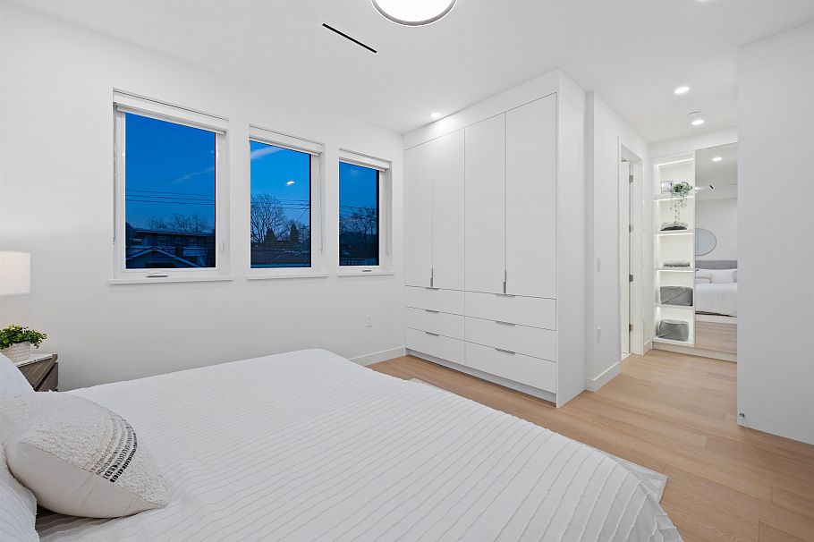 2 2253 Grant Street Vancouver, BC - 20