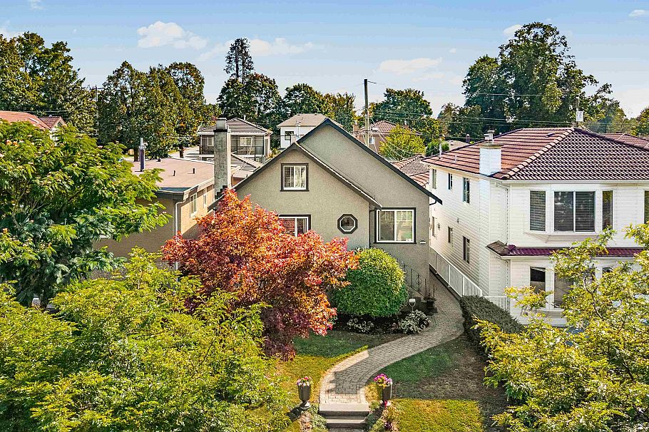 2690 Kitchener Street Vancouver, BC - 1