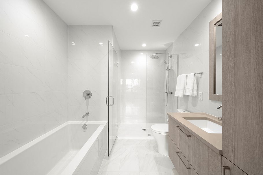 116 747 E 3rd Street North Vancouver, BC - 24