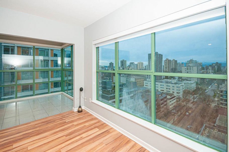 1606 909 Burrard Street Vancouver, BC - 2