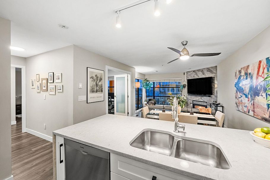 410 124 W 3rd Street North Vancouver, BC - 8