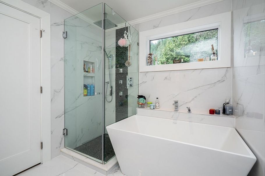 4365 Mountain Highway North Vancouver, BC - 19