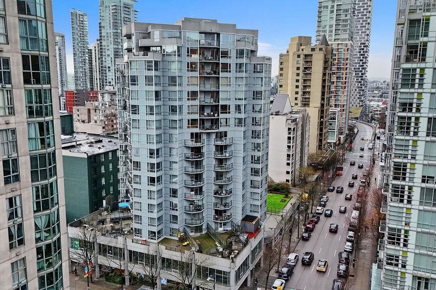 603 1212 Howe Street Vancouver, BC - 26