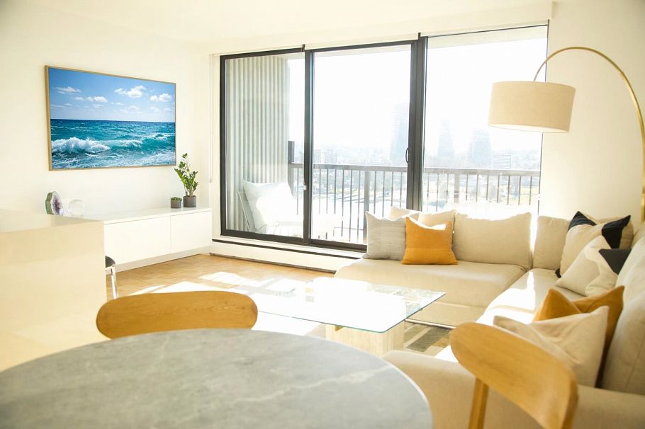 907 1330 Harwood Street Vancouver, BC - 1