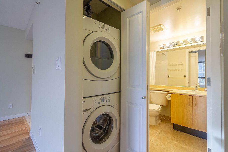 305 3588 Crowley Drive Vancouver, BC - 16