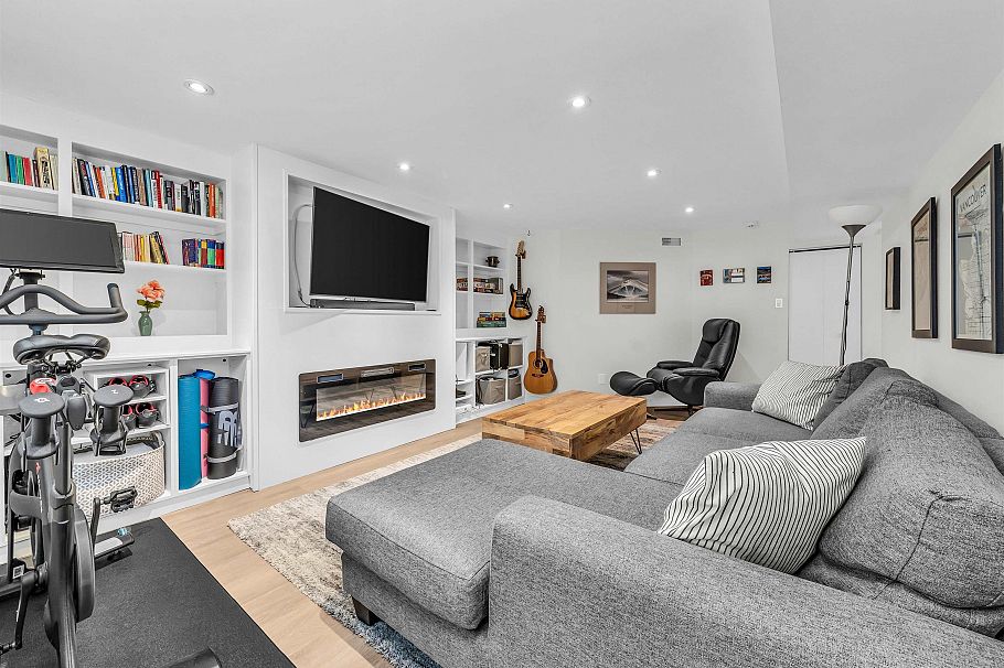 2690 Kitchener Street Vancouver, BC - 16