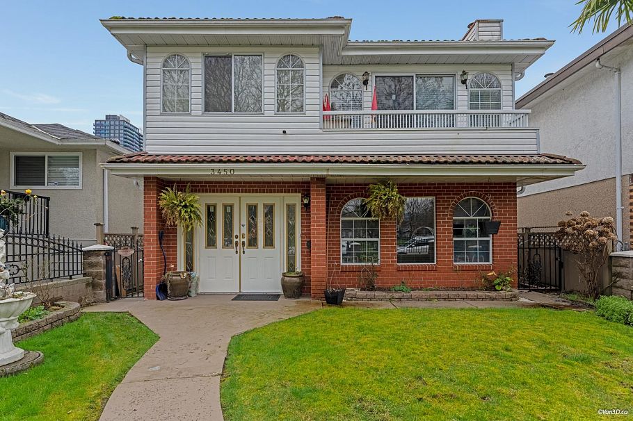 3450 Monmouth Avenue Vancouver, BC - 1