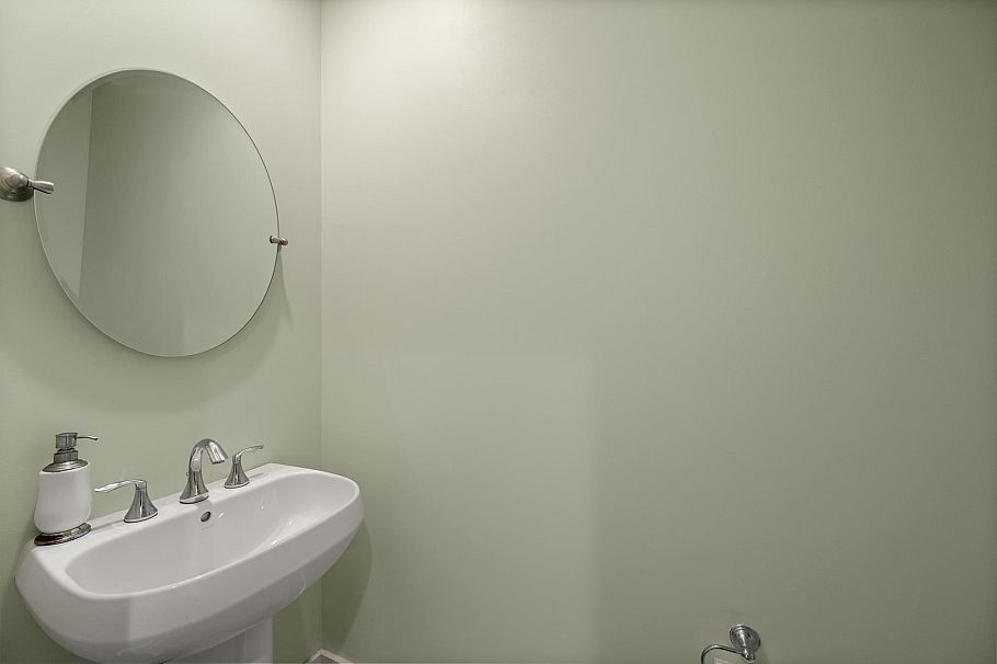 720 W 68th Avenue Vancouver, BC - 17