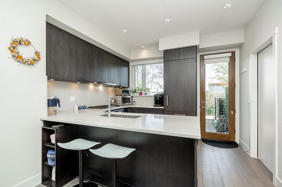 5518 Oak Street Vancouver, BC - 8