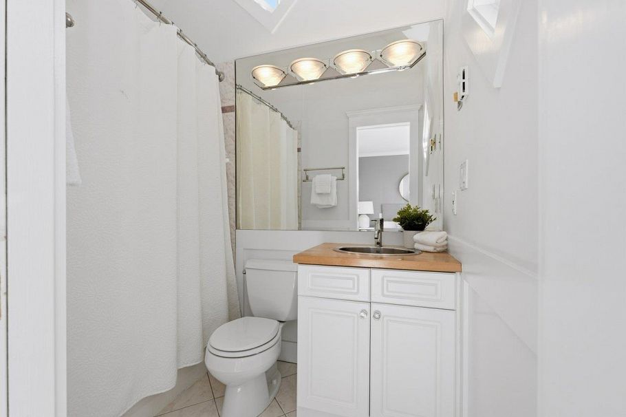 280 E 5th Street North Vancouver, BC - 19