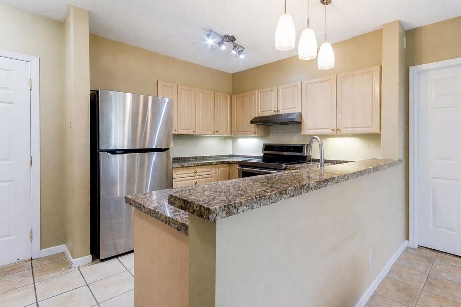 416 3629 Deercrest Drive North Vancouver, BC - 13