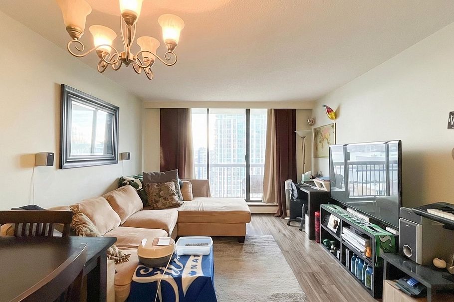 708 145 St. Georges Avenue North Vancouver, BC - 5