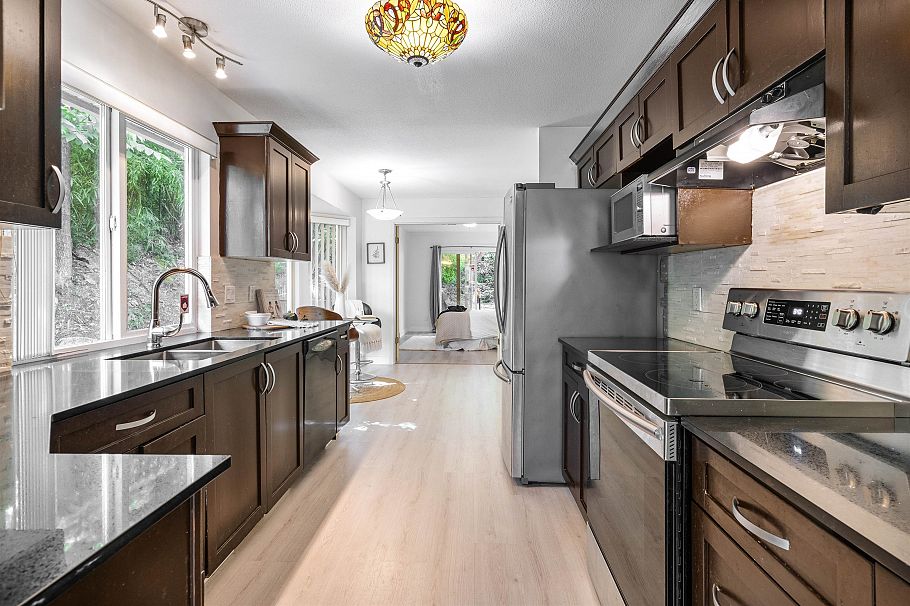 869 Seymour Boulevard North Vancouver, BC - 5