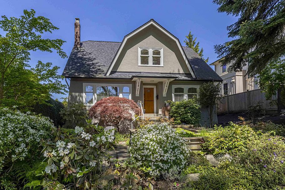 4269 W 13th Avenue Vancouver, BC - 5