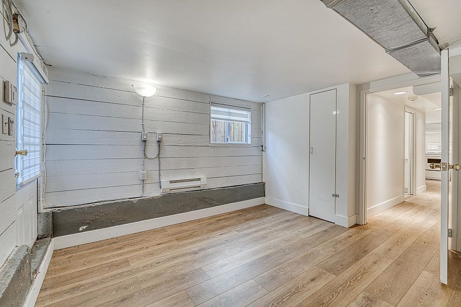 4377 W 12th Avenue Vancouver, BC - 25