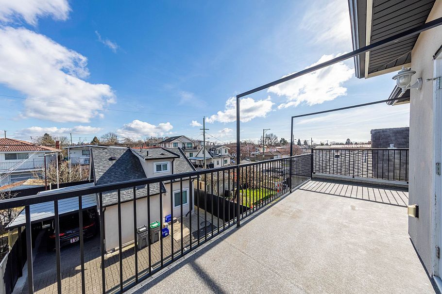 6182 Commercial Street Vancouver, BC - 35