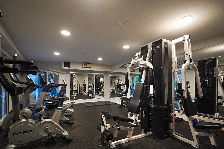 302 8420 Jellicoe Street Vancouver, BC - 16