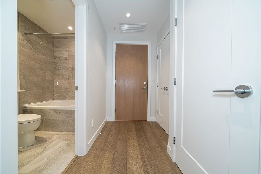 1711 5608 Berton Avenue Vancouver, BC - 2