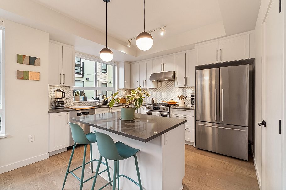 60 10199 River Drive Richmond, BC - 9