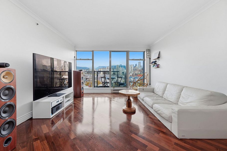 543 1515 W 2nd Avenue Vancouver, BC - 3