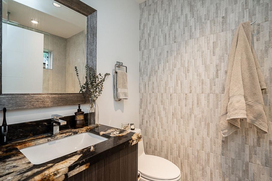 4365 Mountain Highway North Vancouver, BC - 24