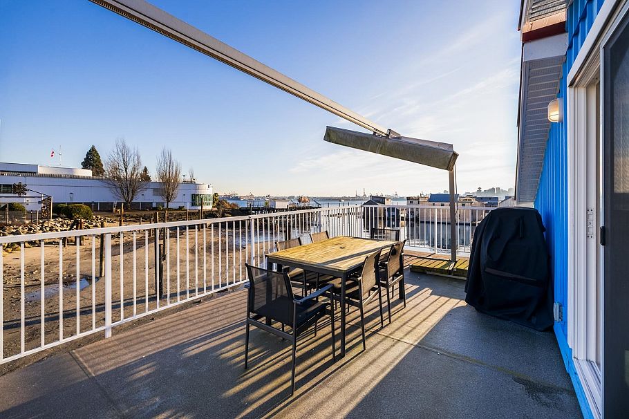 JNW04 415 Esplanade W North Vancouver, BC - 27