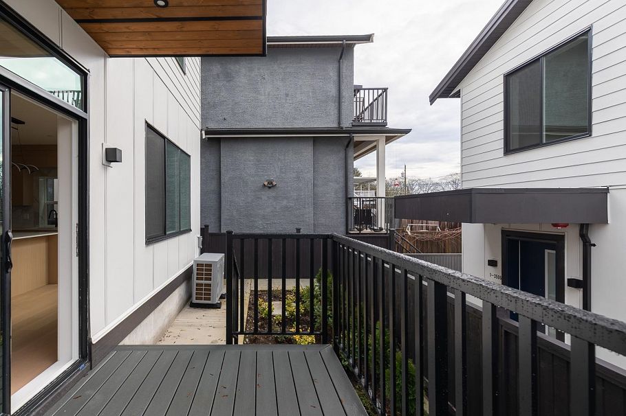 2 3508 E Pender Street Vancouver, BC - 28