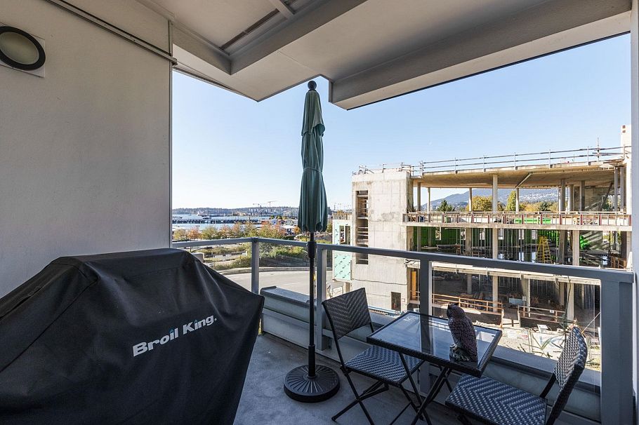 208 277 W 1st Street North Vancouver, BC - 20