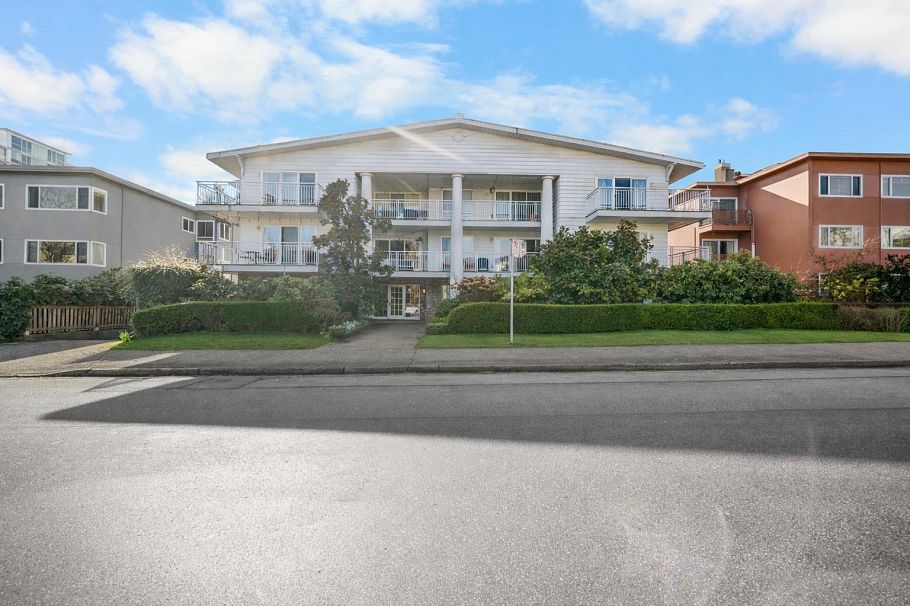 202 1066 W 13th Avenue Vancouver, BC - 1