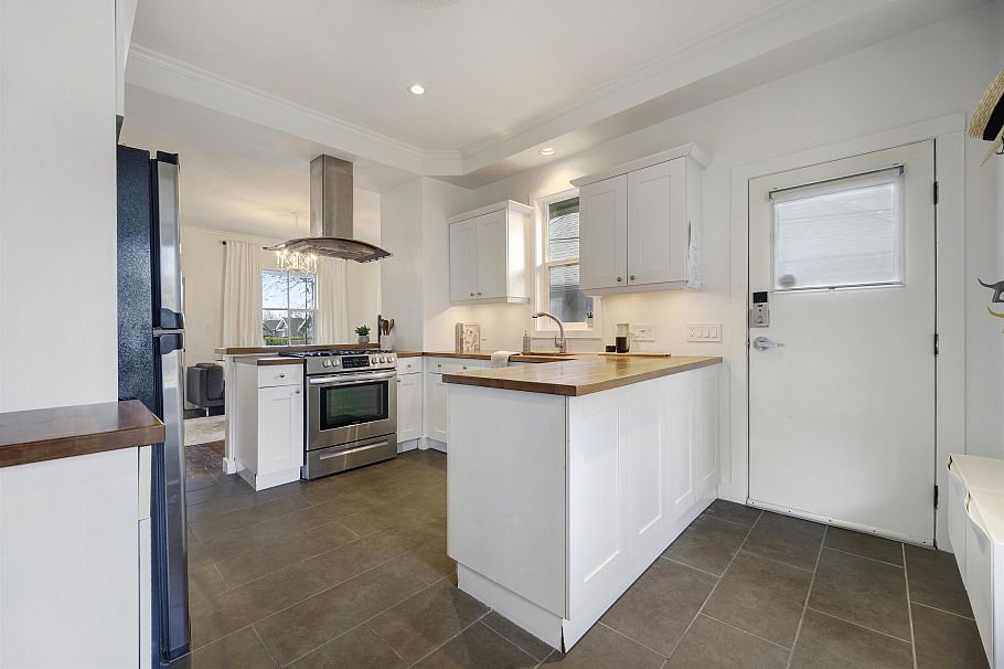 1923 E 1st Avenue Vancouver, BC - 12