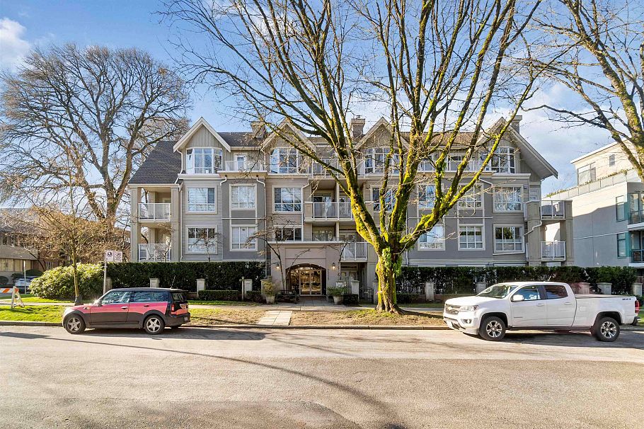 104 2755 Maple Street Vancouver, BC - 2