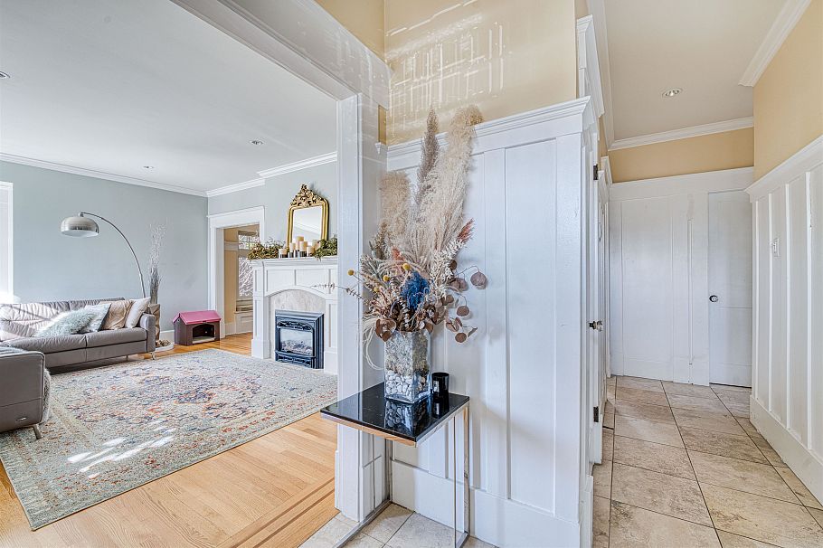 1987 W 37th Avenue Vancouver, BC - 13