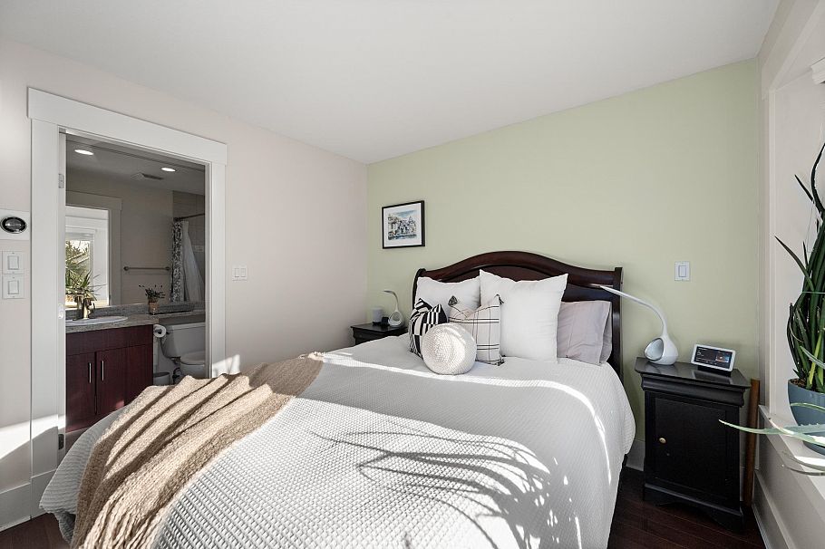 720 W 68th Avenue Vancouver, BC - 16