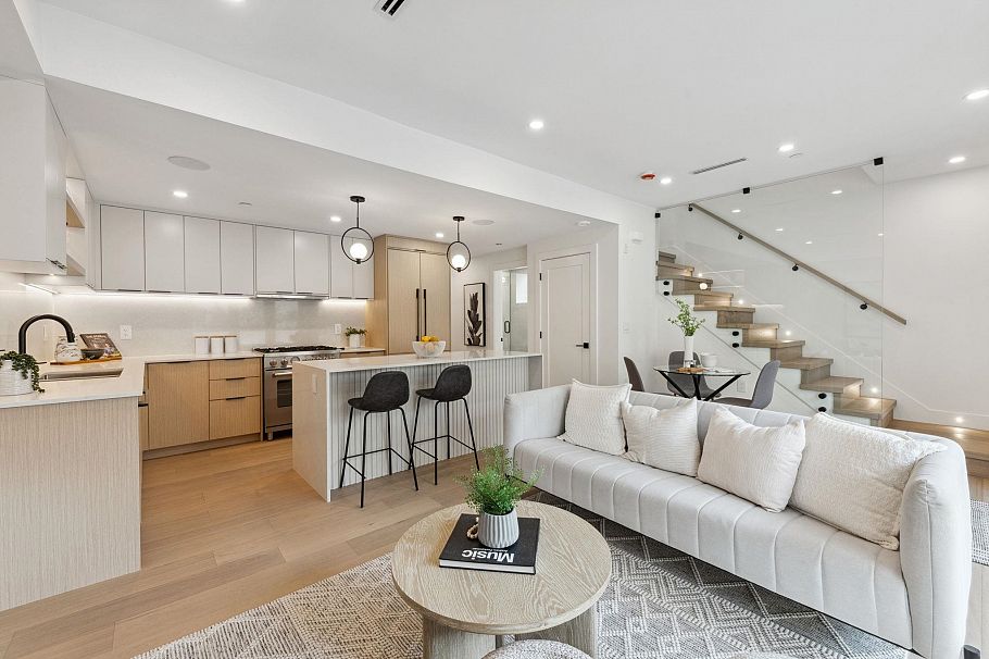 3383 Victoria Drive Vancouver, BC - 10