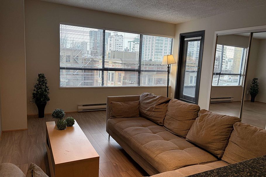 510 1060 Alberni Street Vancouver, BC - 2