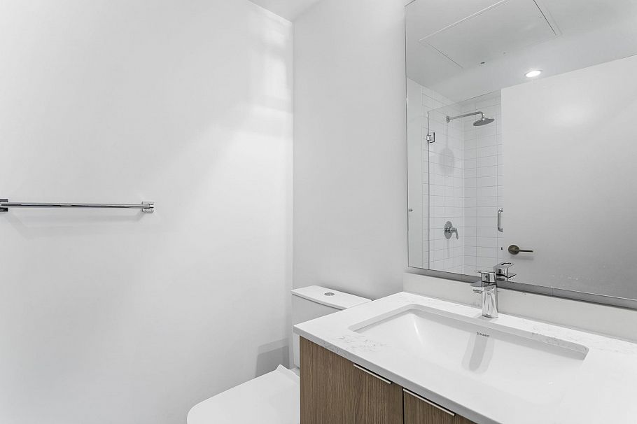 201 725 Marine Drive North Vancouver, BC - 21