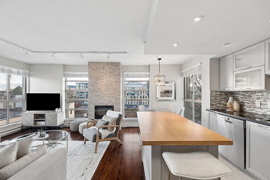 706 2137 W 10th Avenue Vancouver, BC - 2