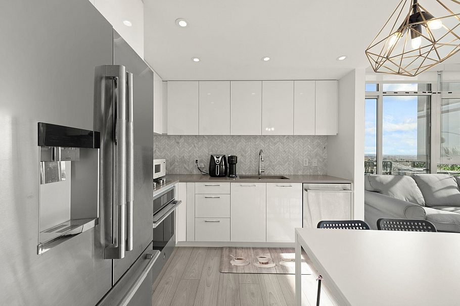 1405 3581 E Kent Avenue North Vancouver, BC - 2