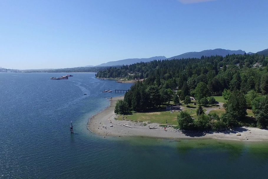 416 3629 Deercrest Drive North Vancouver, BC - 40