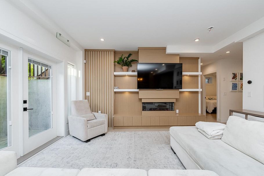 3896 Welwyn Street Vancouver, BC - 3