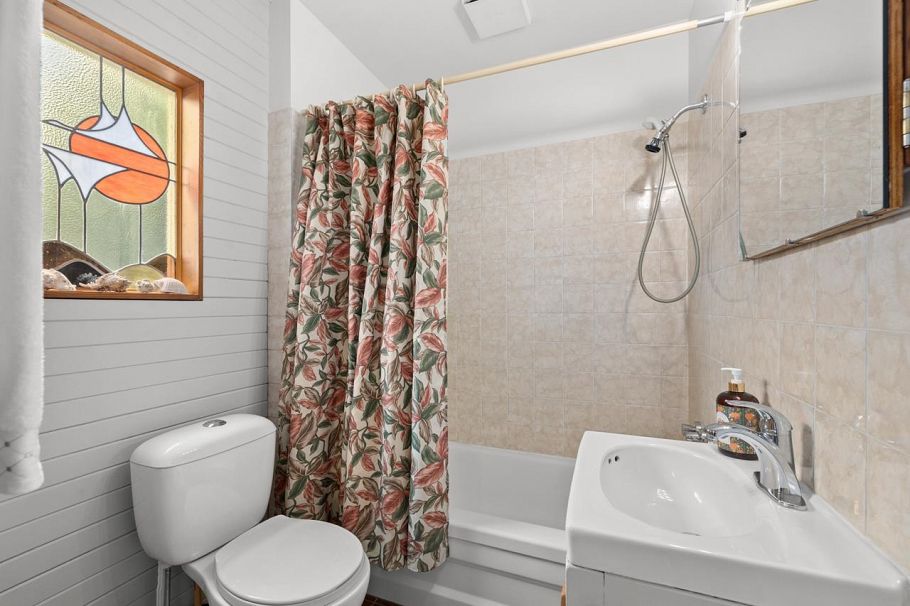 723 E 4th Street North Vancouver, BC - 19