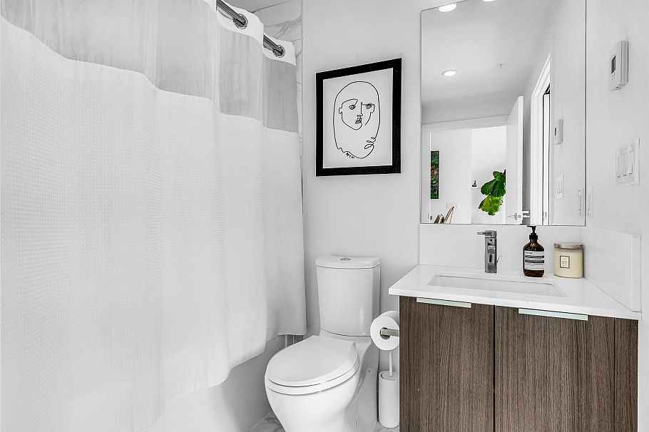 3305 1283 Howe Street Vancouver, BC - 11