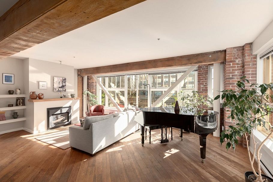 207 1178 Hamilton Street Vancouver, BC - 1