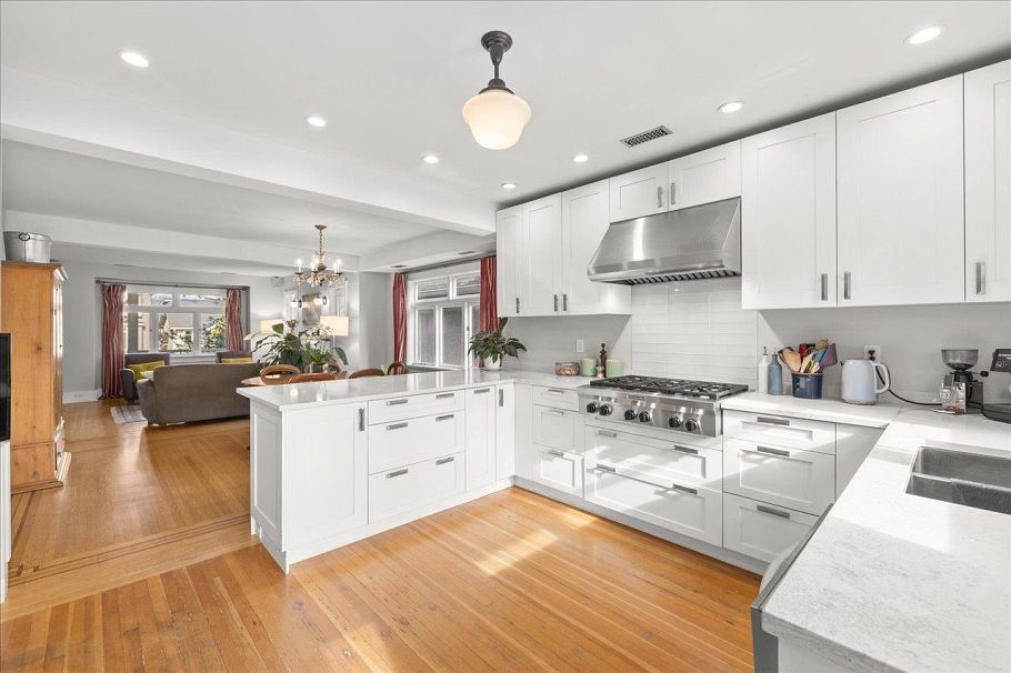 3440 W 26th Avenue Vancouver, BC - 11